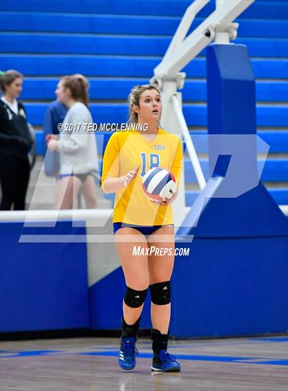 Thumbnail 1 in Fayetteville vs North Little Rock (AAA 7A 2nd Round Playoff) photogallery.