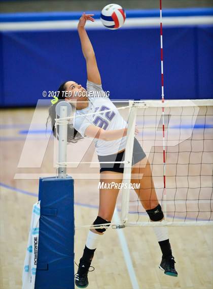 Thumbnail 1 in Fayetteville vs North Little Rock (AAA 7A 2nd Round Playoff) photogallery.