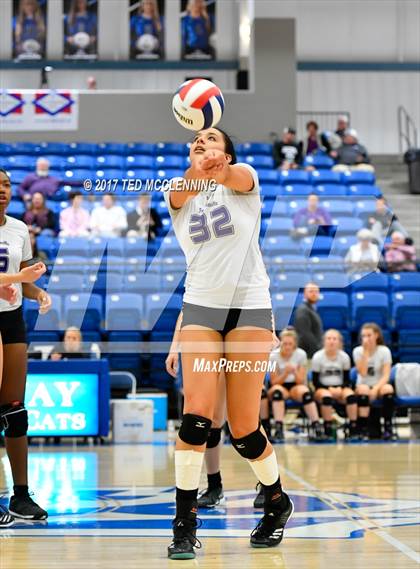 Thumbnail 1 in Fayetteville vs North Little Rock (AAA 7A 2nd Round Playoff) photogallery.