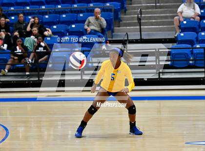 Thumbnail 1 in Fayetteville vs North Little Rock (AAA 7A 2nd Round Playoff) photogallery.