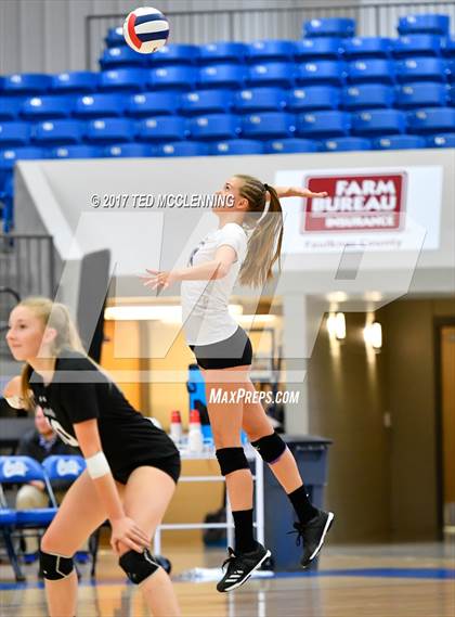 Thumbnail 2 in Fayetteville vs North Little Rock (AAA 7A 2nd Round Playoff) photogallery.