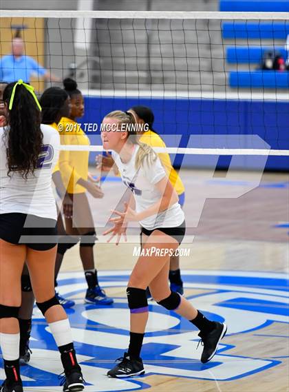 Thumbnail 1 in Fayetteville vs North Little Rock (AAA 7A 2nd Round Playoff) photogallery.