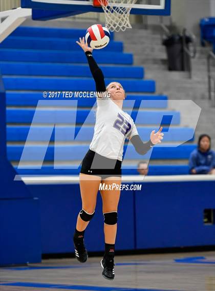 Thumbnail 2 in Fayetteville vs North Little Rock (AAA 7A 2nd Round Playoff) photogallery.