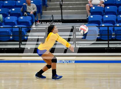 Thumbnail 3 in Fayetteville vs North Little Rock (AAA 7A 2nd Round Playoff) photogallery.