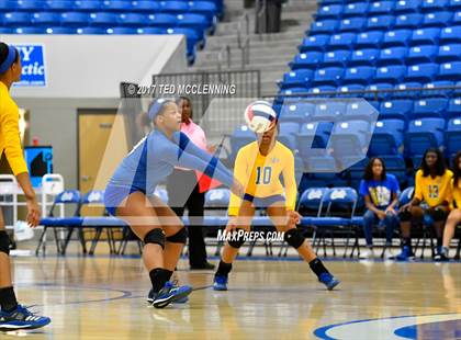 Thumbnail 1 in Fayetteville vs North Little Rock (AAA 7A 2nd Round Playoff) photogallery.