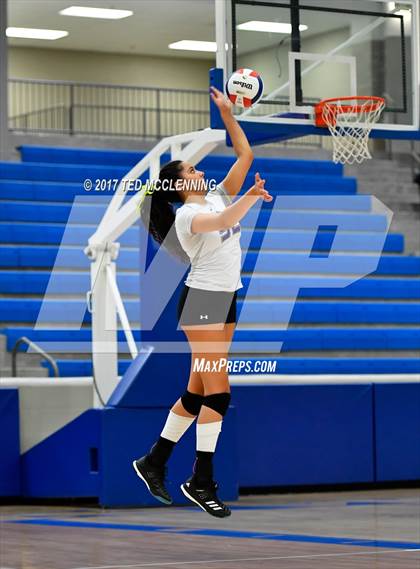 Thumbnail 3 in Fayetteville vs North Little Rock (AAA 7A 2nd Round Playoff) photogallery.