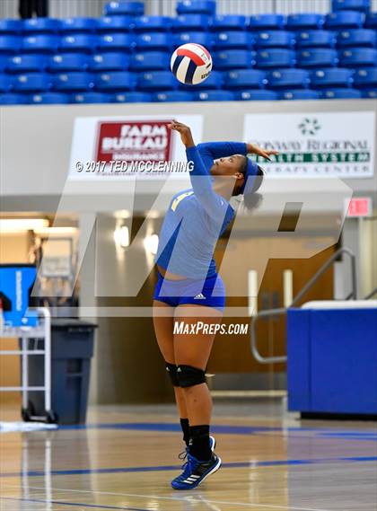 Thumbnail 2 in Fayetteville vs North Little Rock (AAA 7A 2nd Round Playoff) photogallery.