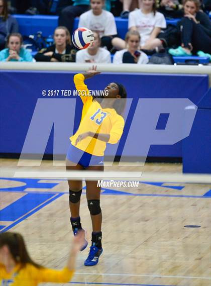 Thumbnail 2 in Fayetteville vs North Little Rock (AAA 7A 2nd Round Playoff) photogallery.
