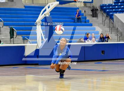 Thumbnail 3 in Fayetteville vs North Little Rock (AAA 7A 2nd Round Playoff) photogallery.