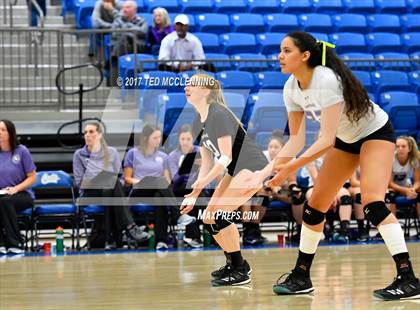 Thumbnail 1 in Fayetteville vs North Little Rock (AAA 7A 2nd Round Playoff) photogallery.