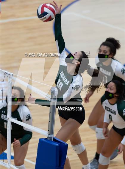 Thumbnail 1 in Reagan [Ronald] vs Brandeis photogallery.