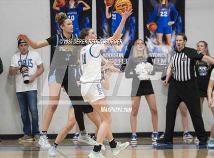 Thumbnail 3 in Riverdale Ridge vs Broomfield (CHSAA 6A Sweet 16) photogallery.