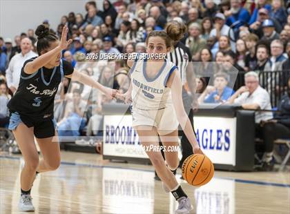 Thumbnail 2 in Riverdale Ridge vs Broomfield (CHSAA 6A Sweet 16) photogallery.
