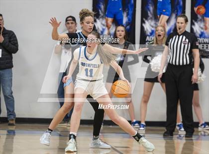 Thumbnail 2 in Riverdale Ridge vs Broomfield (CHSAA 6A Sweet 16) photogallery.