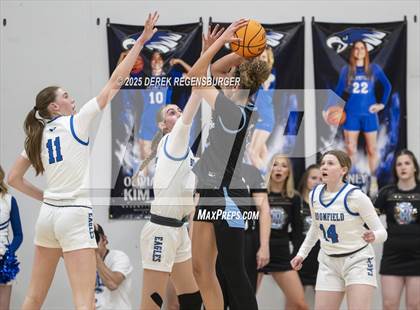 Thumbnail 1 in Riverdale Ridge vs Broomfield (CHSAA 6A Sweet 16) photogallery.