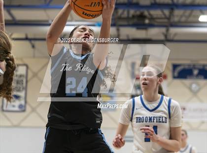 Thumbnail 2 in Riverdale Ridge vs Broomfield (CHSAA 6A Sweet 16) photogallery.