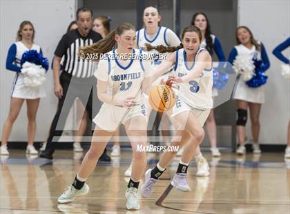 Thumbnail 2 in Riverdale Ridge vs Broomfield (CHSAA 6A Sweet 16) photogallery.