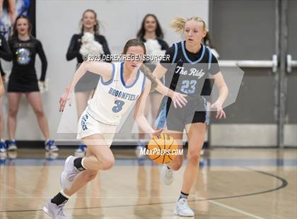 Thumbnail 3 in Riverdale Ridge vs Broomfield (CHSAA 6A Sweet 16) photogallery.