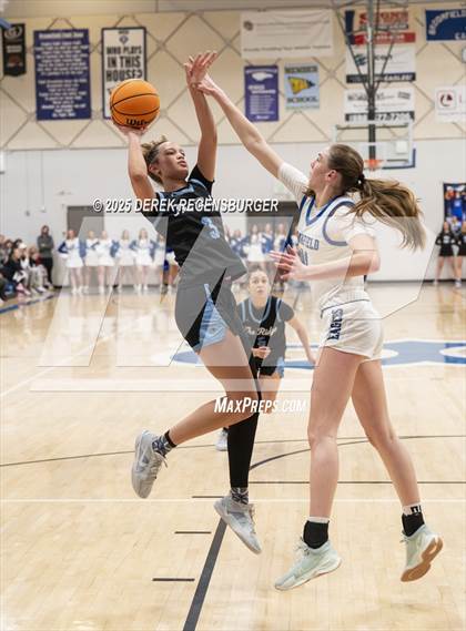Thumbnail 3 in Riverdale Ridge vs Broomfield (CHSAA 6A Sweet 16) photogallery.