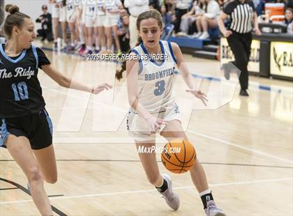 Thumbnail 3 in Riverdale Ridge vs Broomfield (CHSAA 6A Sweet 16) photogallery.