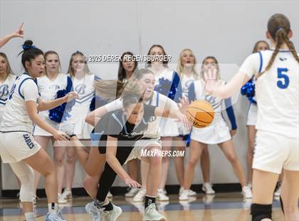 Thumbnail 2 in Riverdale Ridge vs Broomfield (CHSAA 6A Sweet 16) photogallery.