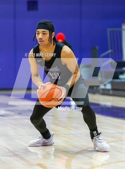 Thumbnail 1 in Park Hill South vs Blue Valley Southwest (810 Varsity Showcase #39) photogallery.