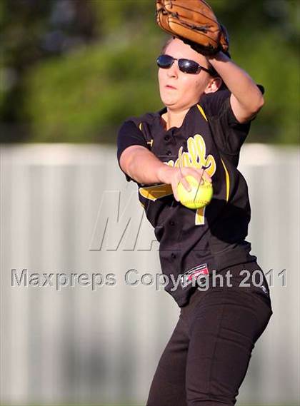 Thumbnail 2 in Crandall vs Prosper 3A Region 2 Area Playoffs photogallery.