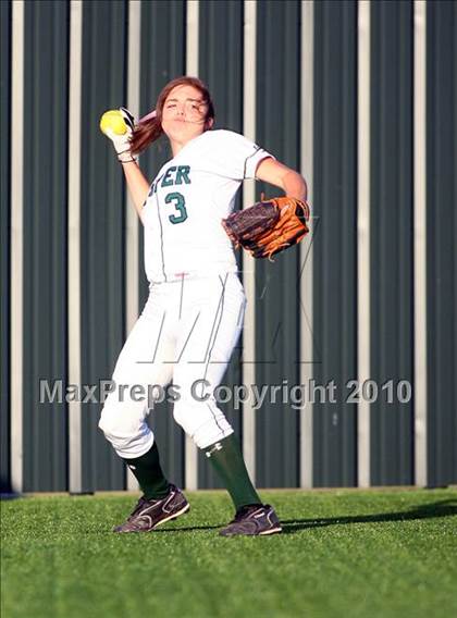 Thumbnail 2 in Crandall vs Prosper 3A Region 2 Area Playoffs photogallery.