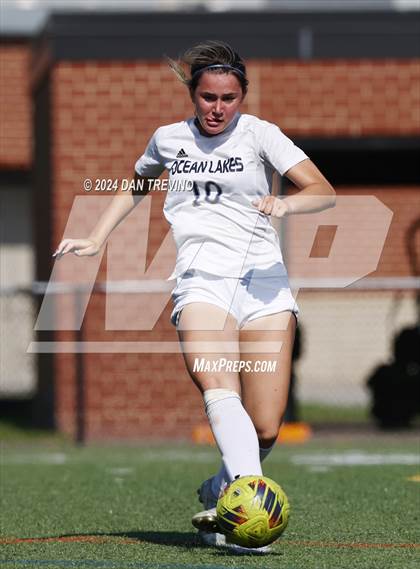 Thumbnail 3 in Ocean Lakes vs Hickory (VHSL 5A Quarterfinal) photogallery.