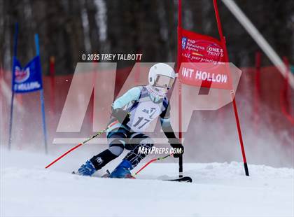 Thumbnail 2 in NYSPHAA Section V Class A&B Giant Slalom Final (First Run) photogallery.