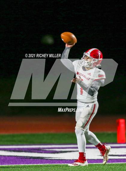 Thumbnail 1 in Dardanelle @ Elkins (AAA 4A 1st Round Playoff) photogallery.