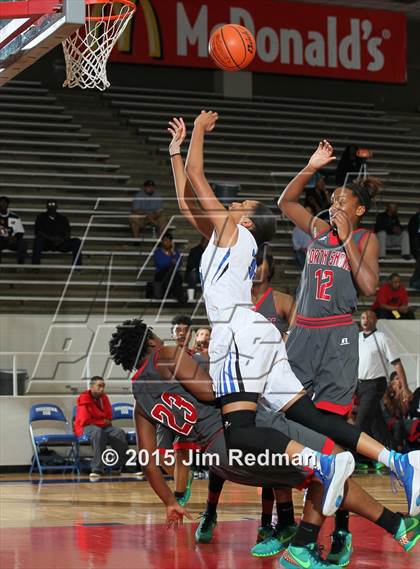 Thumbnail 2 in North Shore vs. Clear Springs (McDonald's Texas Invitational) photogallery.