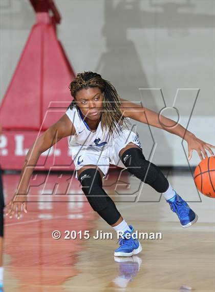 Thumbnail 2 in North Shore vs. Clear Springs (McDonald's Texas Invitational) photogallery.