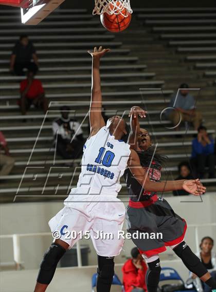 Thumbnail 2 in North Shore vs. Clear Springs (McDonald's Texas Invitational) photogallery.