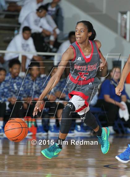 Thumbnail 2 in North Shore vs. Clear Springs (McDonald's Texas Invitational) photogallery.