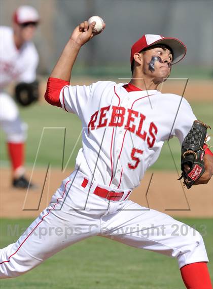 Thumbnail 3 in Savanna vs. Oaks Christian (CIF-SS D4 Playoff) photogallery.