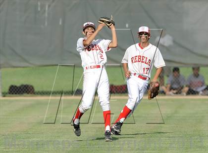 Thumbnail 2 in Savanna vs. Oaks Christian (CIF-SS D4 Playoff) photogallery.
