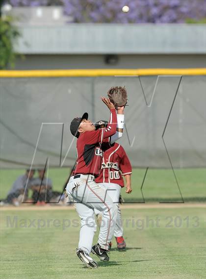 Thumbnail 3 in Savanna vs. Oaks Christian (CIF-SS D4 Playoff) photogallery.