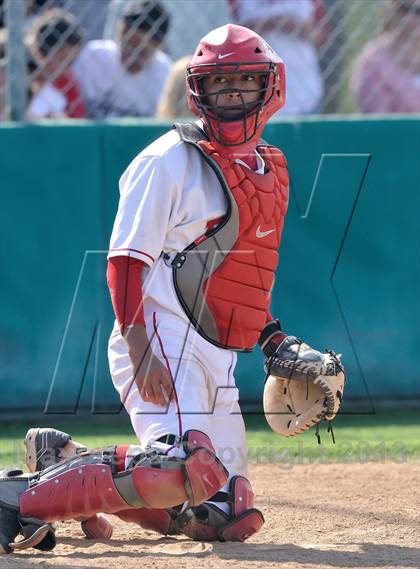 Thumbnail 1 in Savanna vs. Oaks Christian (CIF-SS D4 Playoff) photogallery.