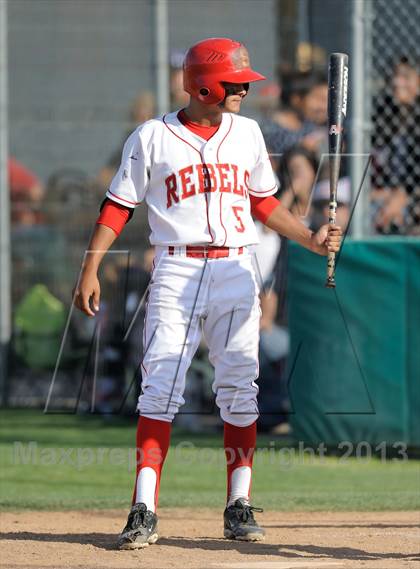 Thumbnail 1 in Savanna vs. Oaks Christian (CIF-SS D4 Playoff) photogallery.