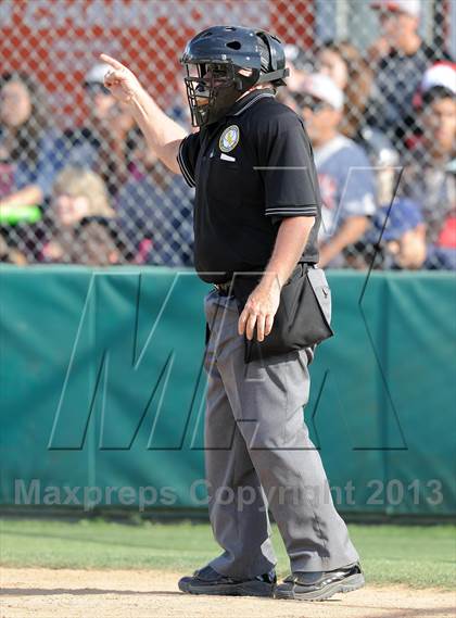 Thumbnail 2 in Savanna vs. Oaks Christian (CIF-SS D4 Playoff) photogallery.