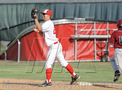 Thumbnail 3 in Savanna vs. Oaks Christian (CIF-SS D4 Playoff) photogallery.