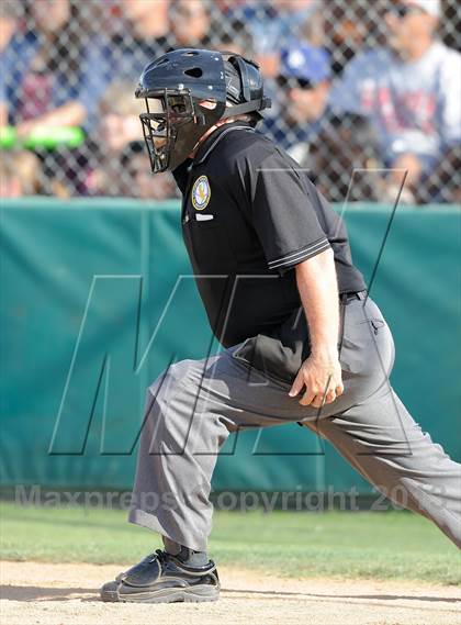 Thumbnail 1 in Savanna vs. Oaks Christian (CIF-SS D4 Playoff) photogallery.