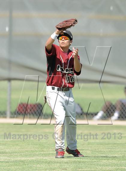 Thumbnail 2 in Savanna vs. Oaks Christian (CIF-SS D4 Playoff) photogallery.