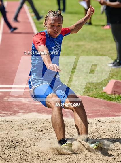 Thumbnail 2 in Panther Relays (Long Jump) photogallery.