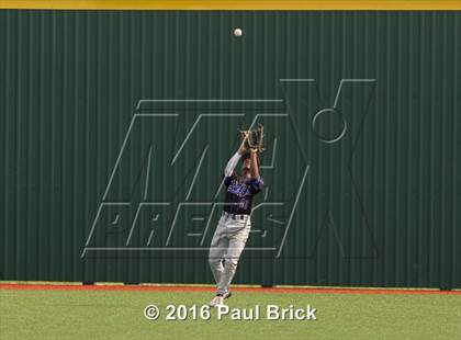 Thumbnail 1 in Lake Travis vs. Oak Ridge (UIL 6A Region II Quarterfinal)  photogallery.