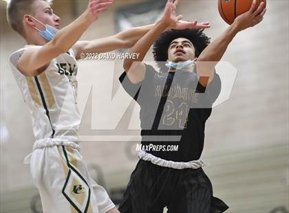 Thumbnail 3 in Arapahoe @ Bear Creek photogallery.