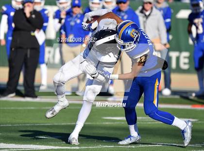 Thumbnail 1 in Serra vs. Sierra Canyon (CIF State Division 2A Final) photogallery.