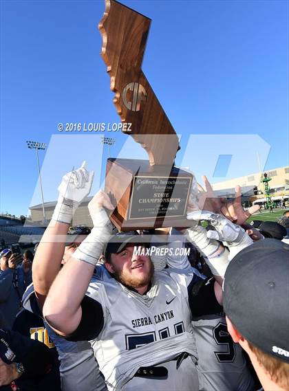 Thumbnail 1 in Serra vs. Sierra Canyon (CIF State Division 2A Final) photogallery.