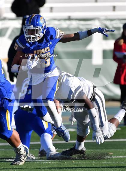 Thumbnail 1 in Serra vs. Sierra Canyon (CIF State Division 2A Final) photogallery.